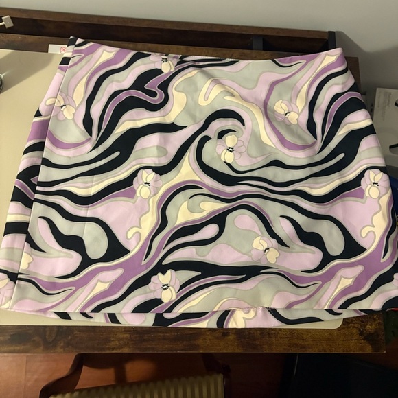 XL Dynamite Mini Skirt - Picture 1 of 2